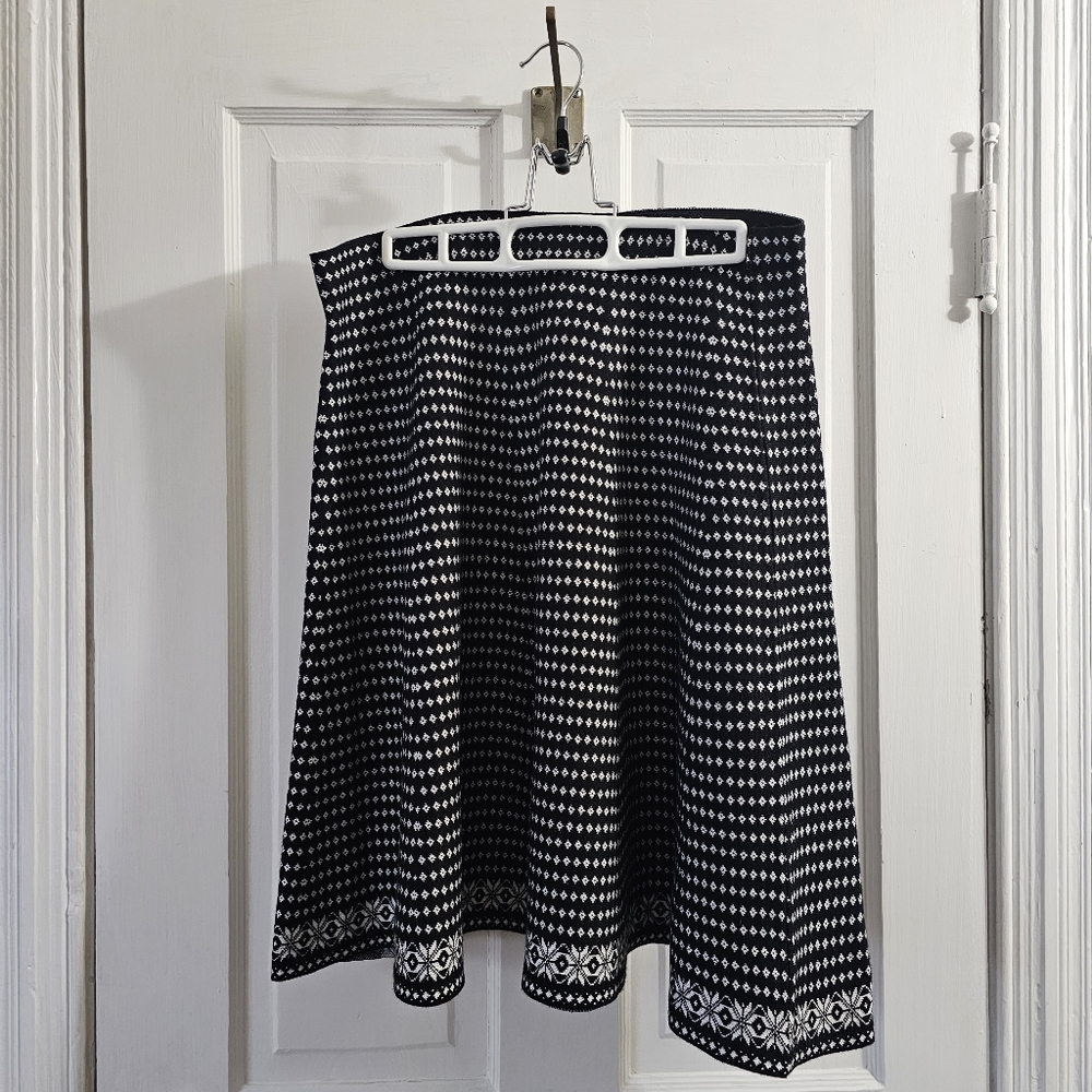 Women's Black and White Skirt